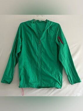 Gorpcore Essential // Quechua Helium Series Ultralight Windbreaker